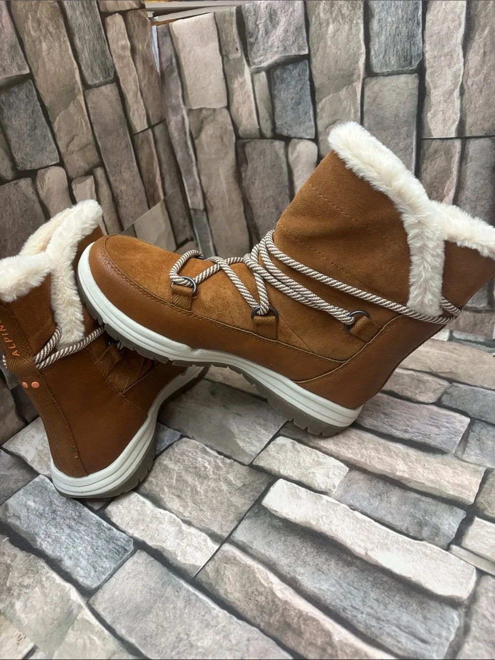 New Women’s Ryka Women's Alpine Winter Boots Sz 6